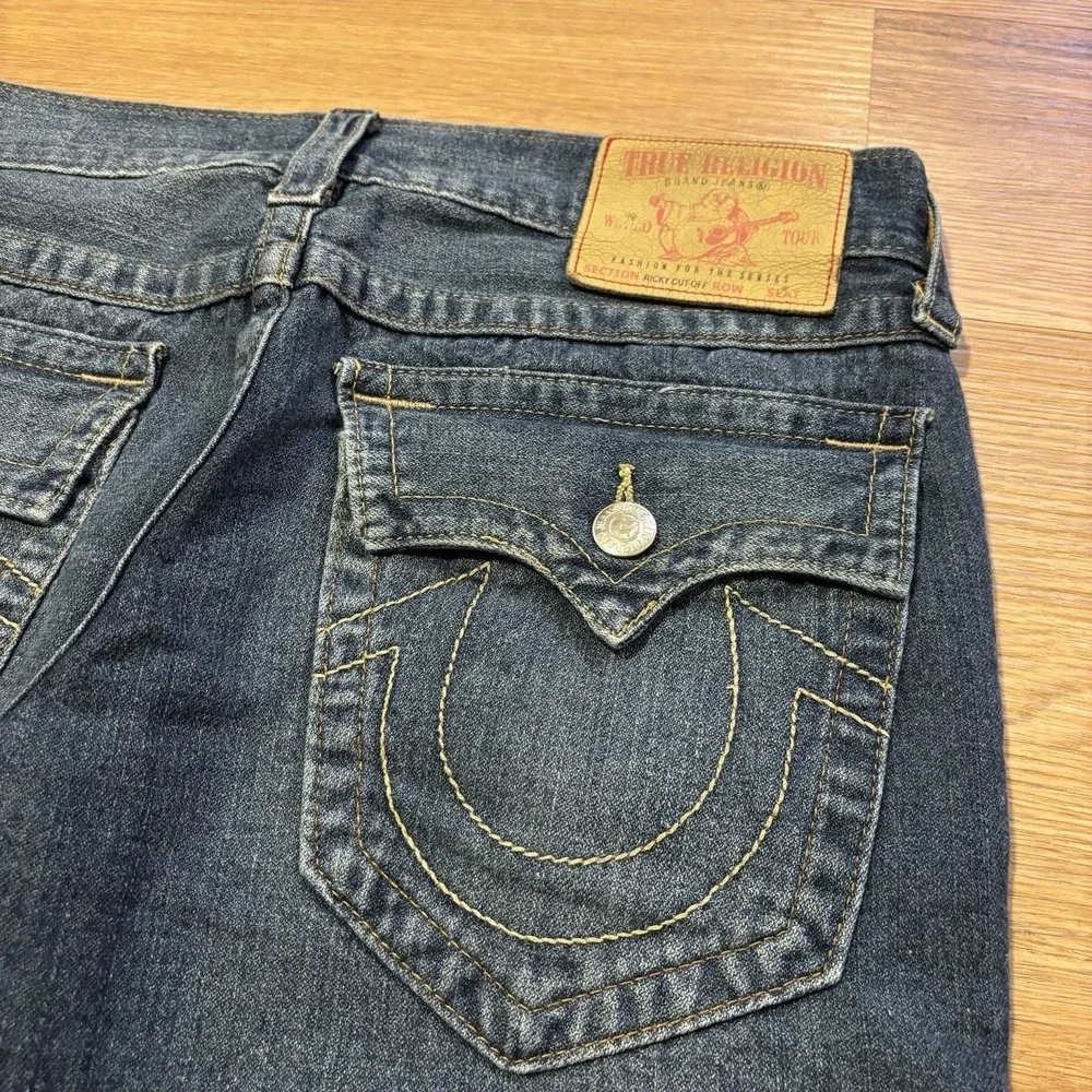 VTG True Religion Ricky Cut-Off Shorts Mens 32 Big T Jorts Thick Stitch USA Y2K